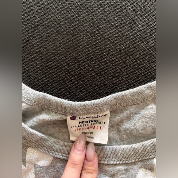 Nike windbreaker, wilfred free turtleneck sweater & champion items! - Picture 10 of 12